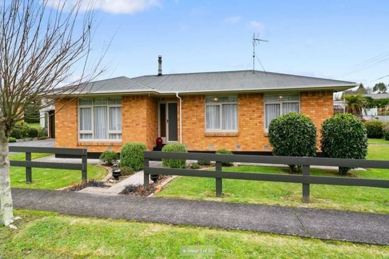 Photo of property in 16 Little Street, Tirau, 3410