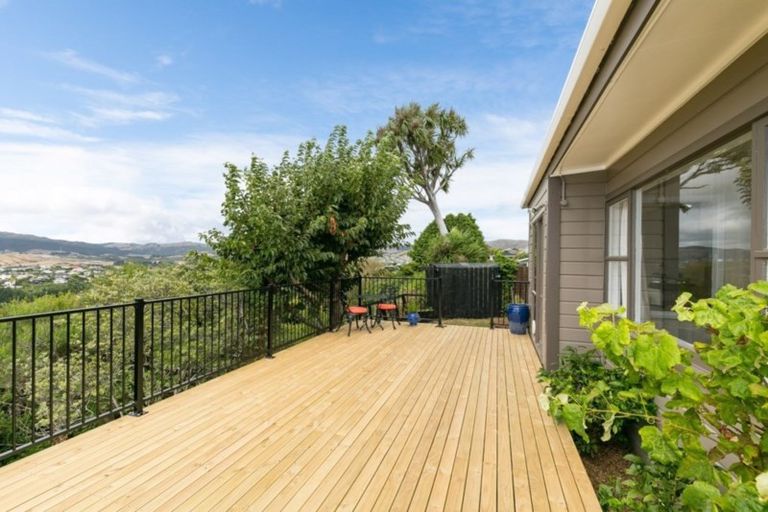 Photo of property in 28 The Quarterdeck, Whitby, Porirua, 5024