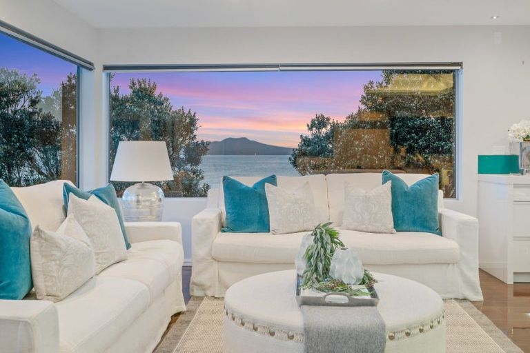 Photo of property in 34 Muritai Road, Milford, Auckland, 0620