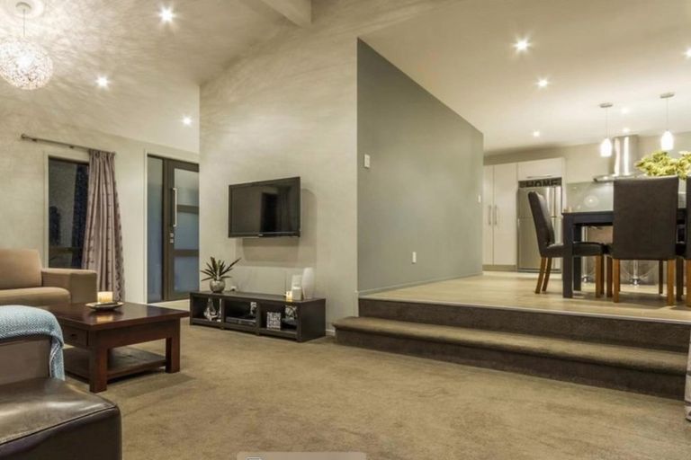 Photo of property in 1/3 Aotearoa Terrace, Murrays Bay, Auckland, 0630