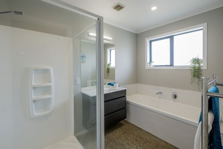 Photo of property in 21 Forbes Road, Foxton Beach, Foxton, 4815