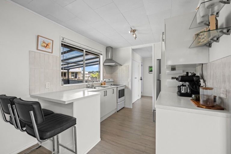 Photo of property in 1/63 Rosier Road, Glen Eden, Auckland, 0602