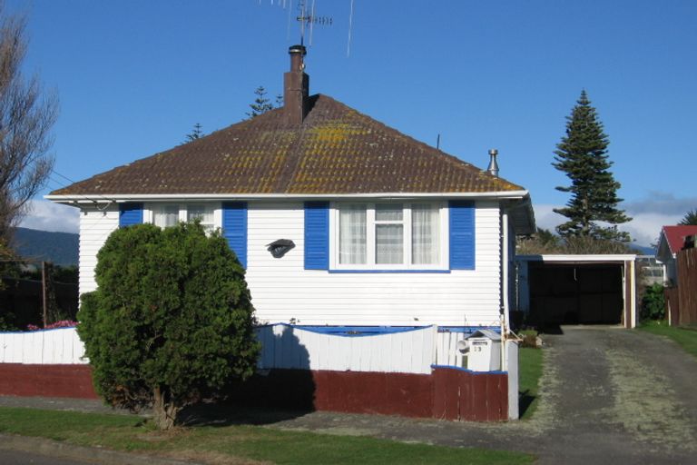 Photo of property in 13 Totara Place, Otaki, 5512