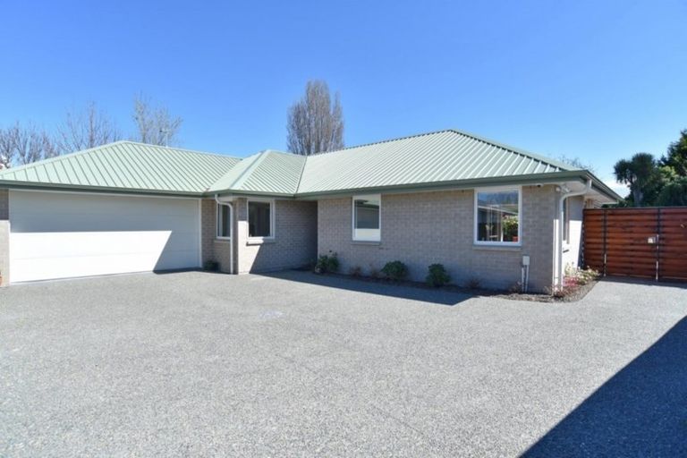 Photo of property in 15a Canberra Place, Redwood, Christchurch, 8051
