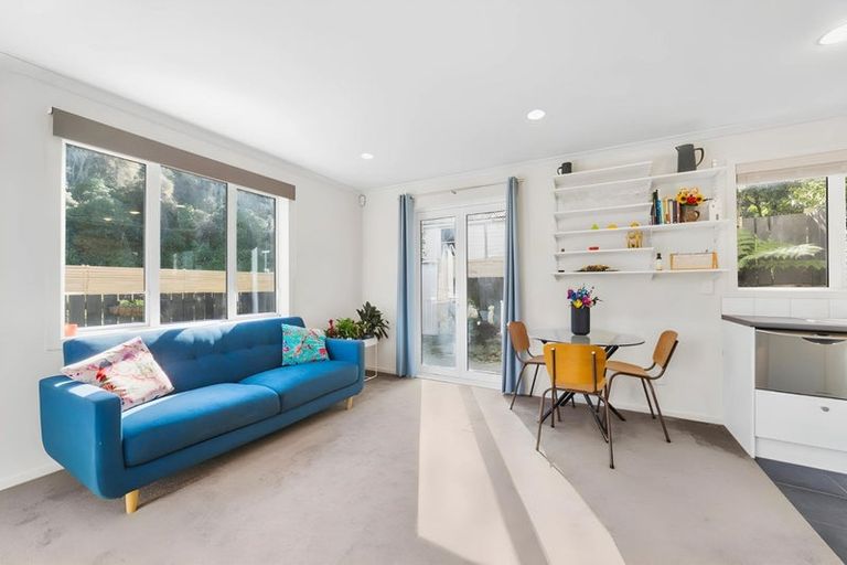 Photo of property in 25 Omar Street, Khandallah, Wellington, 6035