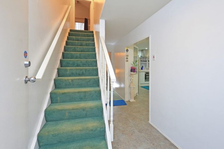 Photo of property in 2/2 Red Road, Red Hill, Papakura, 2110