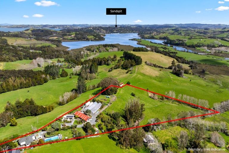 Photo of property in 20 Haywood Lane, Tawharanui Peninsula, Warkworth, 0986