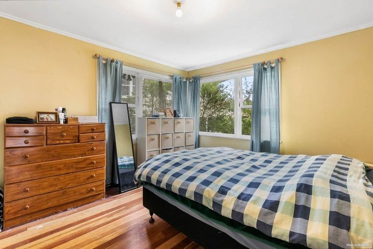 Photo of property in 21 Kelkirk Street, Kelston, Auckland, 0602