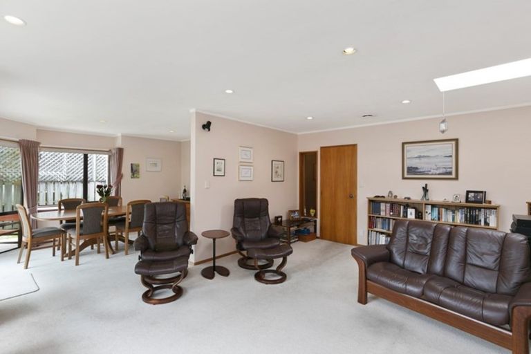 Photo of property in 3 Scorian Close, Karori, Wellington, 6012