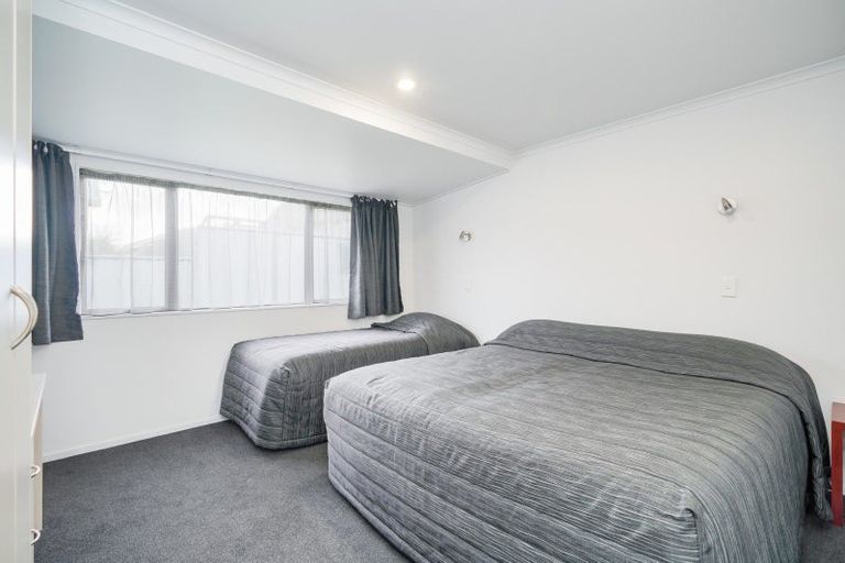 Photo of property in 12a-c Camden Street, Turnbull Thomson Park, Invercargill, 9810