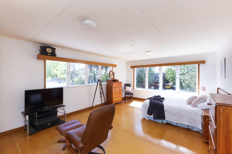 Photo of property in 562 Featherston Street, Roslyn, Palmerston North, 4414