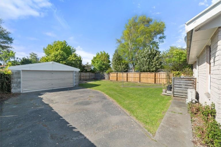 Photo of property in 62 Oakley Crescent, Hornby, Christchurch, 8042