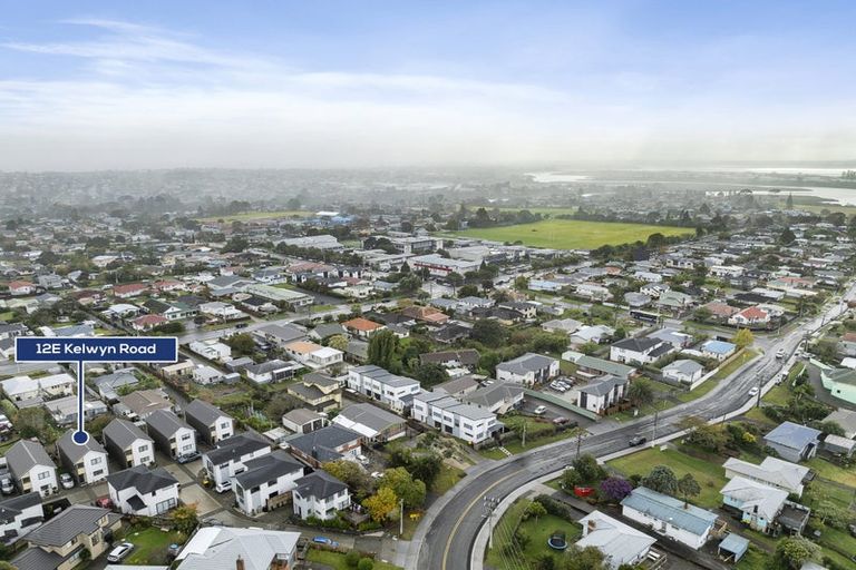 Photo of property in 12e Kelwyn Road, Kelston, Auckland, 0602
