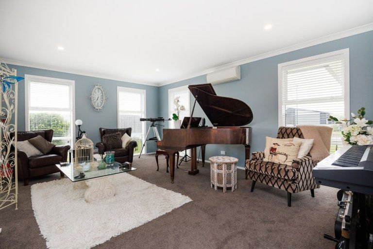 Photo of property in 25 Dogwood Way, Milson, Palmerston North, 4414