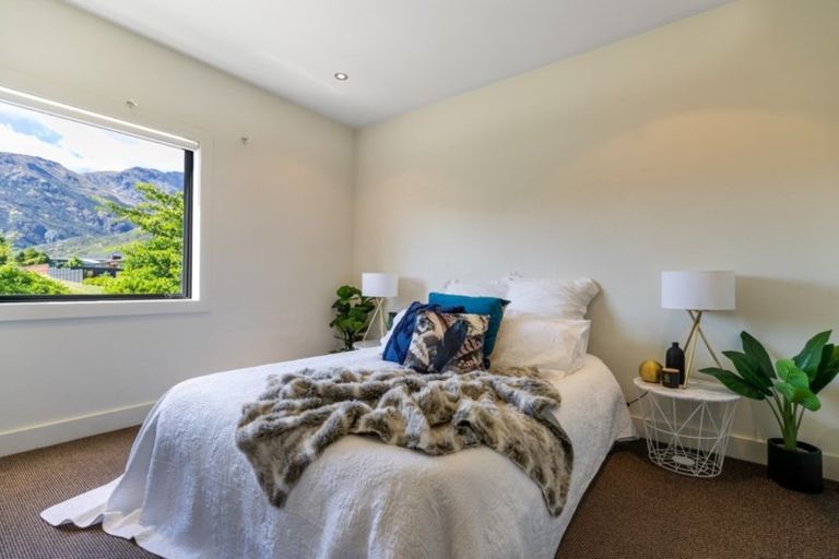 Photo of property in 32 Quill Street, Lake Hayes, Queenstown, 9304