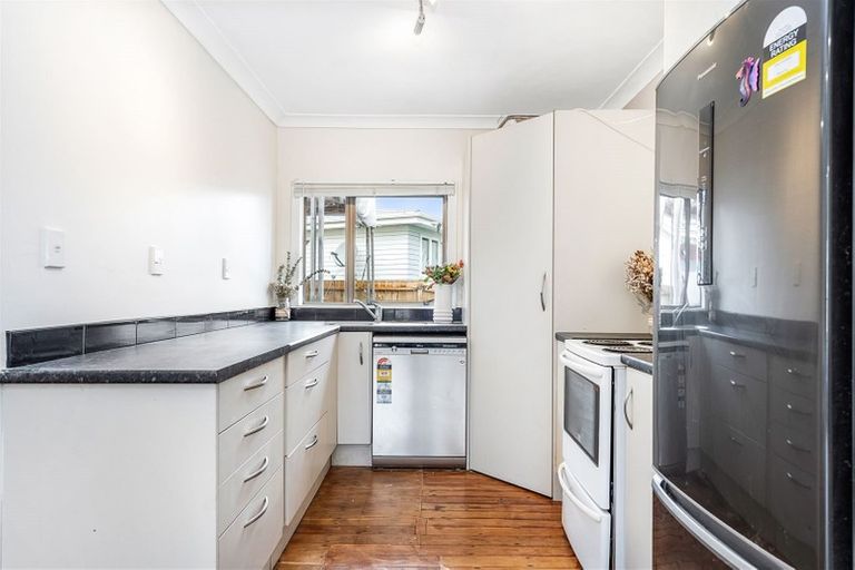 Photo of property in 8 Alfred Street, Hikurangi, 0114