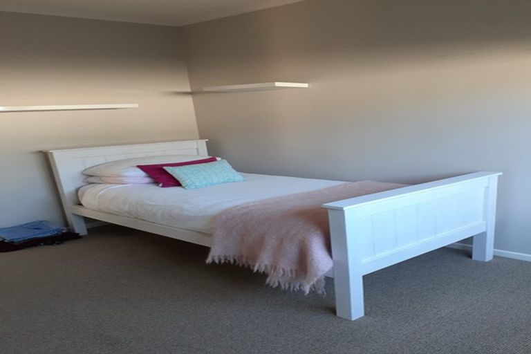 Photo of property in 10 Matuku Street, Heretaunga, Upper Hutt, 5018