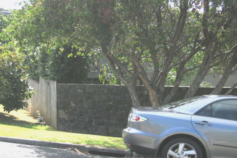Photo of property in 24a Penning Road, Castor Bay, Auckland, 0620