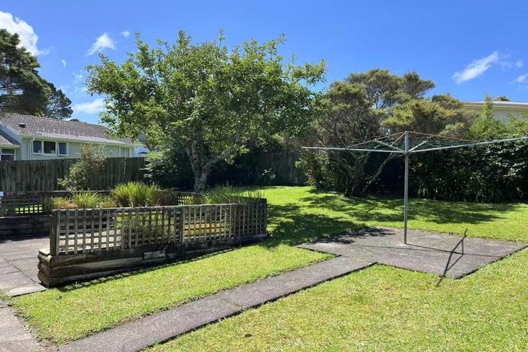 Photo of property in 28 West Harbour Drive, West Harbour, Auckland, 0618