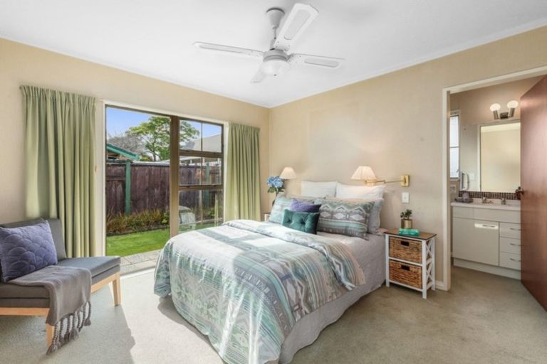 Photo of property in 27 Waddington Drive, Naenae, Lower Hutt, 5011