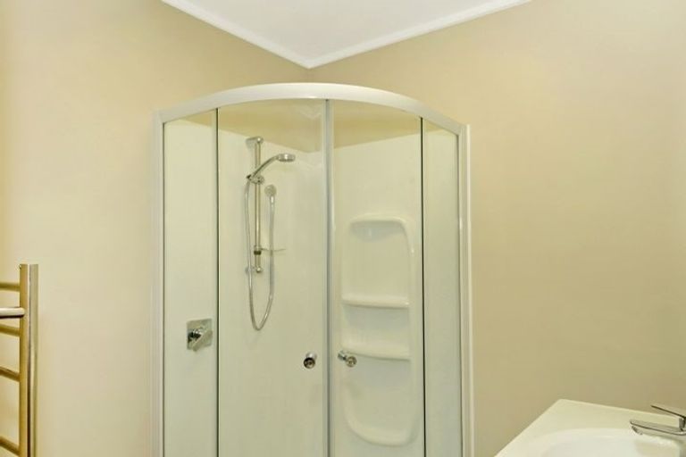 Photo of property in 3/8 Park Hill Road, Birkenhead, Auckland, 0626