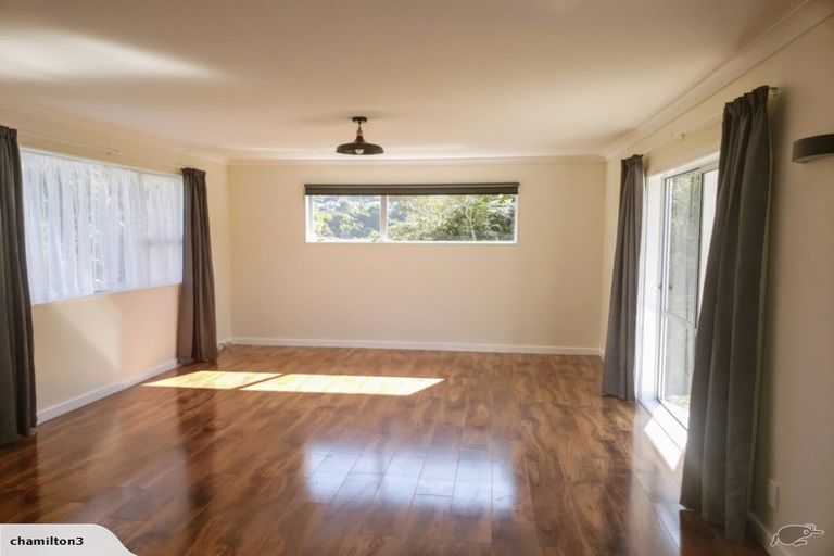 Photo of property in 17 Kowhai Street, Tawa, Wellington, 5028