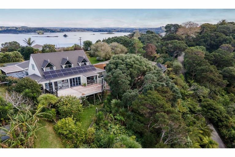 Photo of property in 87 Doves Bay Road, Kerikeri, 0294