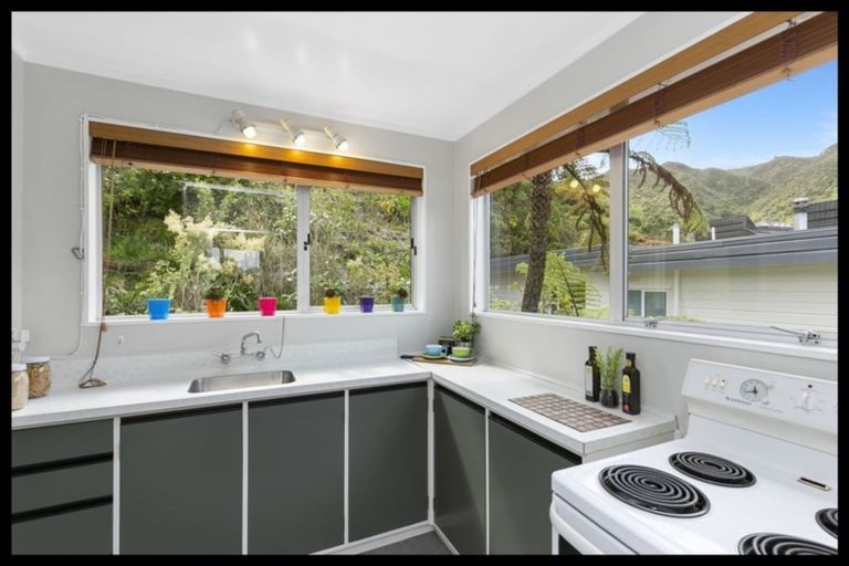 Photo of property in 16a Govind Grove, Ngaio, Wellington, 6035