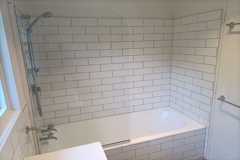 Photo of property in 1/24 Lambley Road, Titahi Bay, Porirua, 5022