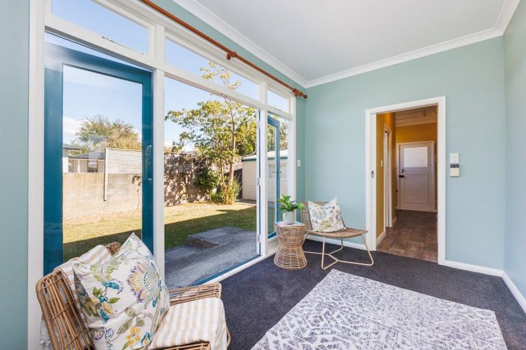 Photo of property in 16 College Street, Awapuni, Palmerston North, 4412
