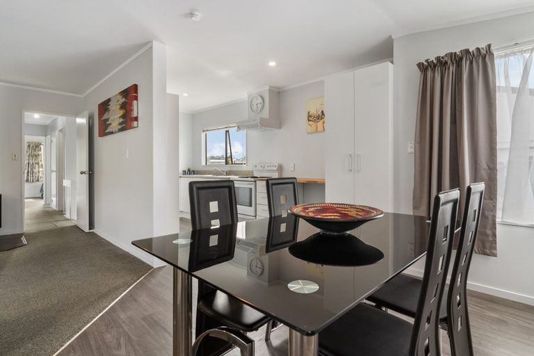 Photo of property in 64 Trias Road, Totara Vale, Auckland, 0629