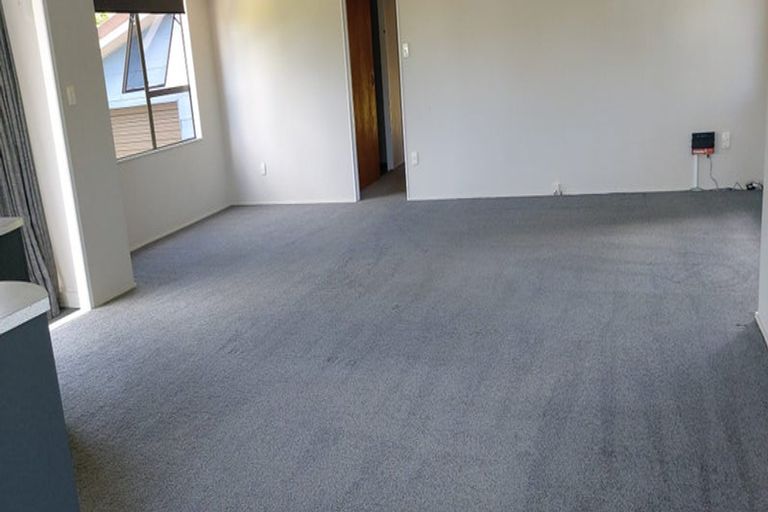 Photo of property in 24 Shearwater Street, One Tree Point, 0118