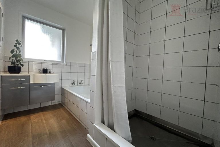 Photo of property in 4/16 Oxley Avenue, St Albans, Christchurch, 8014