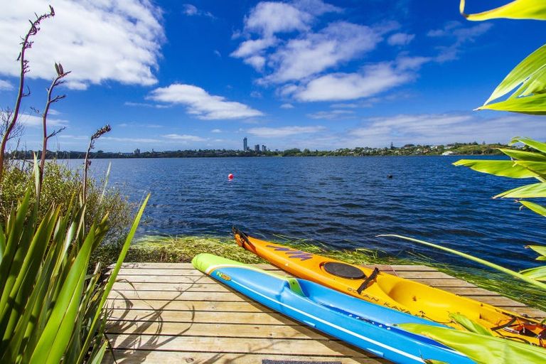 Photo of property in 40 Shakespeare Road, Milford, Auckland, 0620