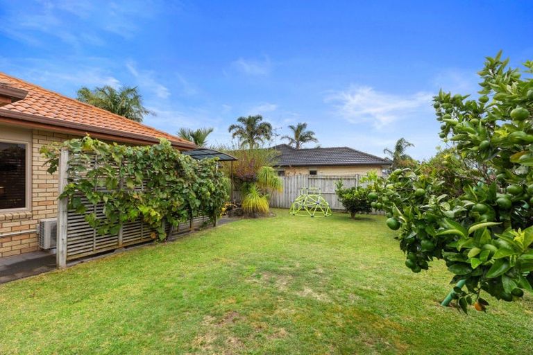 Photo of property in 3 Mcleod Place, Papamoa Beach, Papamoa, 3118