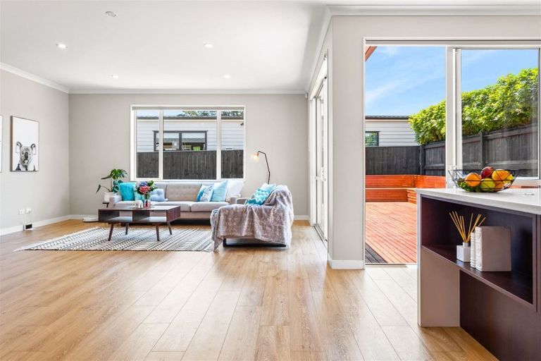 Photo of property in 6 Coote Way, Kumeu, 0810