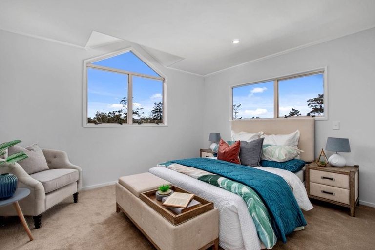 Photo of property in 2/48 Noeleen Street, Glenfield, Auckland, 0629