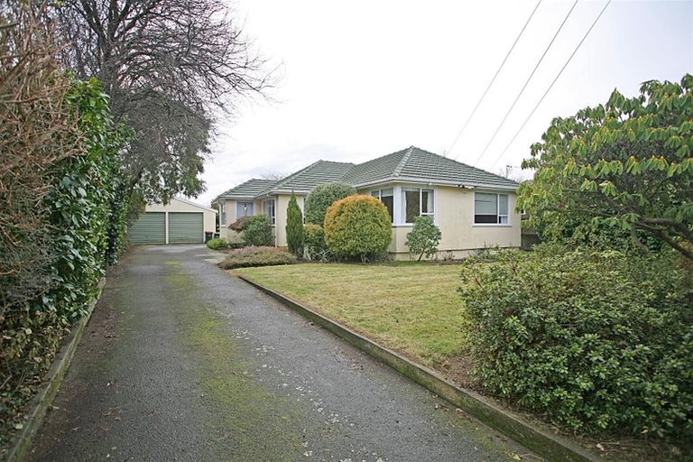 Photo of property in 30 Pinehurst Crescent, Russley, Christchurch, 8042