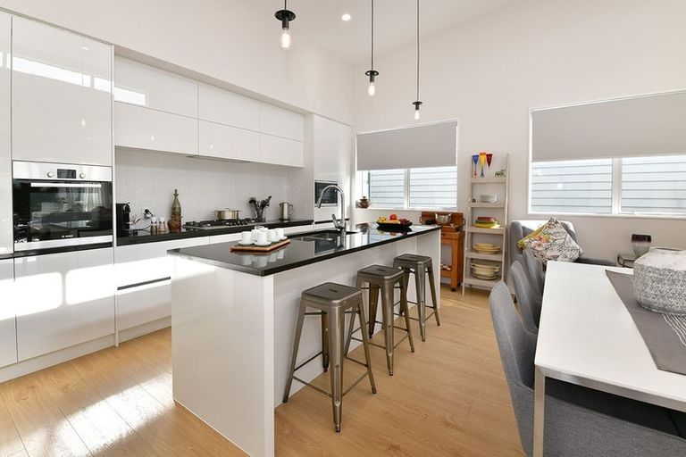 Photo of property in 37 Ascension Crescent, Orewa, 0931