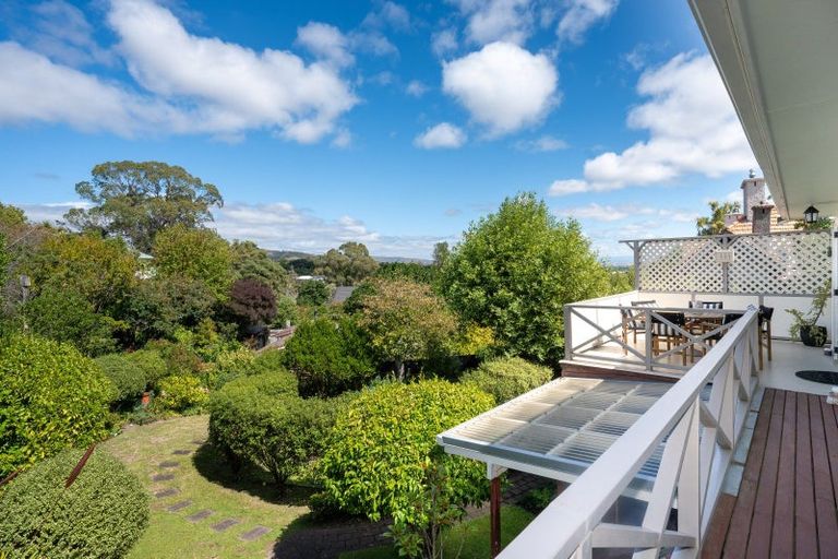 Photo of property in 10 Tauroa Road, Havelock North, 4130