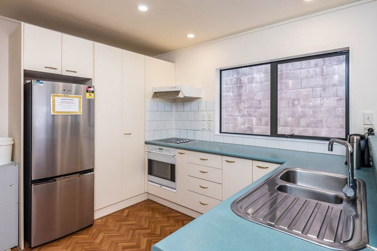 Photo of property in 5a Waiwera Crescent, Maupuia, Wellington, 6022