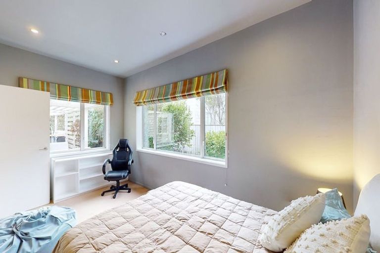 Photo of property in 143 Derwent Street, Island Bay, Wellington, 6023