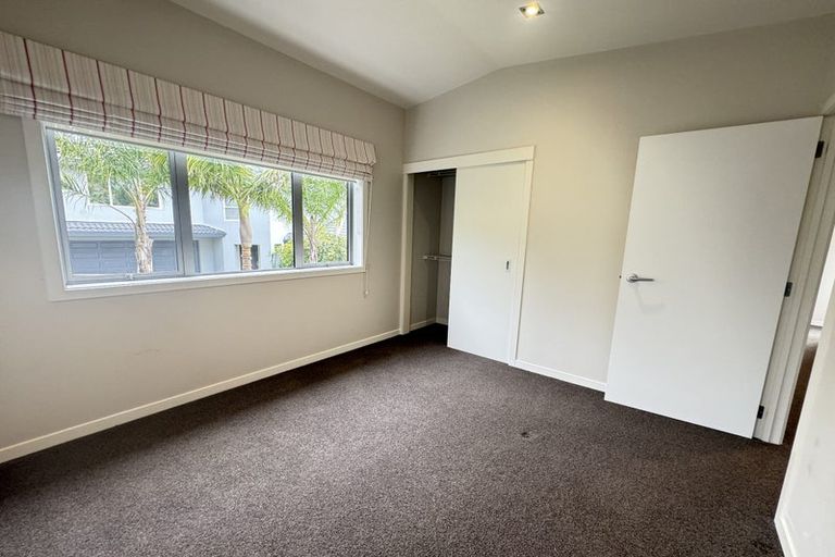 Photo of property in 2/6 Sandford Street, Campbells Bay, Auckland, 0630