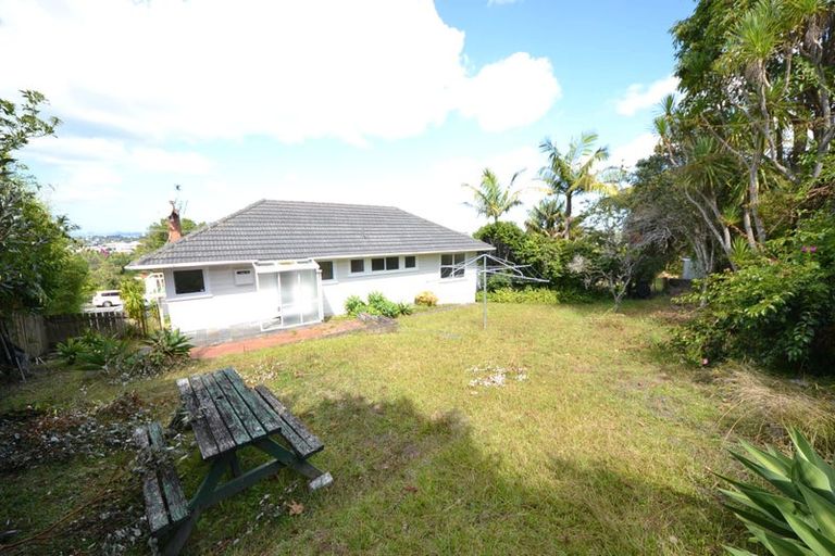 Photo of property in 27 Chivalry Road, Glenfield, Auckland, 0629