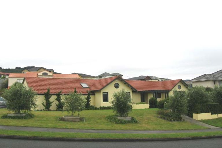 Photo of property in 28 Birkinshaw Grove, Riverstone Terraces, Upper Hutt, 5018