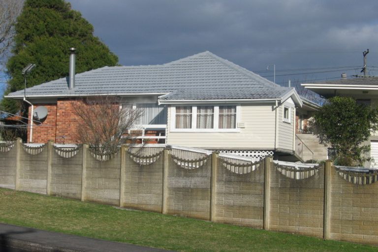 Photo of property in 42 Youngs Road, Papakura, 2110