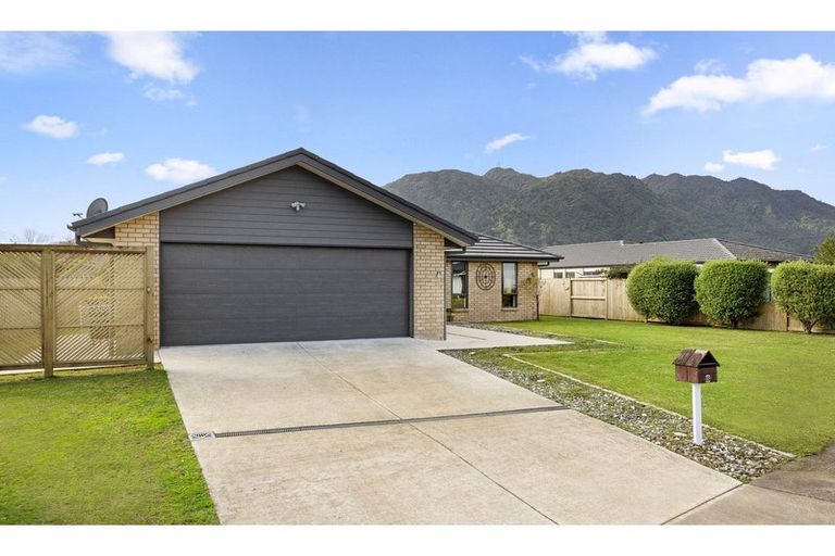 Photo of property in 8 Sundale Drive, Te Aroha, 3320