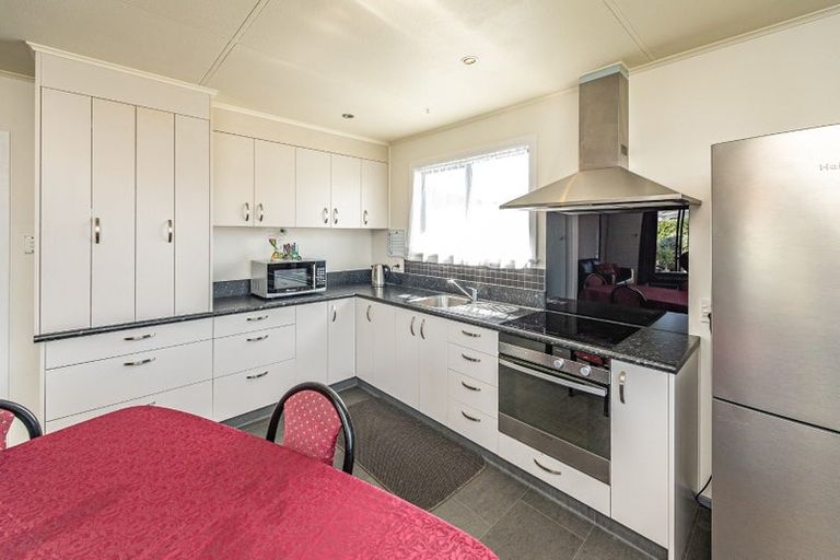 Photo of property in 21 Omori Place, Castlecliff, Whanganui, 4501