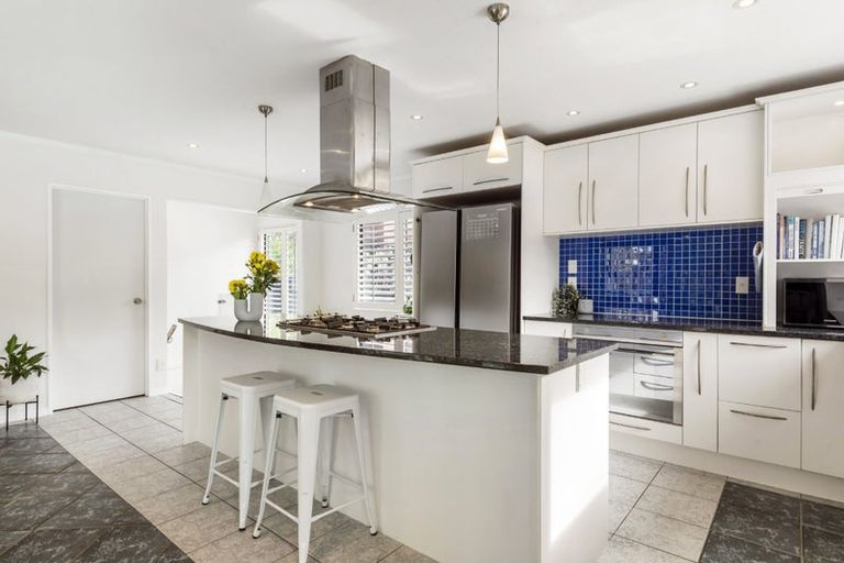 Photo of property in 2/74 Glamorgan Drive, Torbay, Auckland, 0630