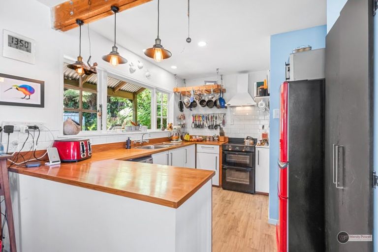 Photo of property in 10 Prebble Grove, Naenae, Lower Hutt, 5011